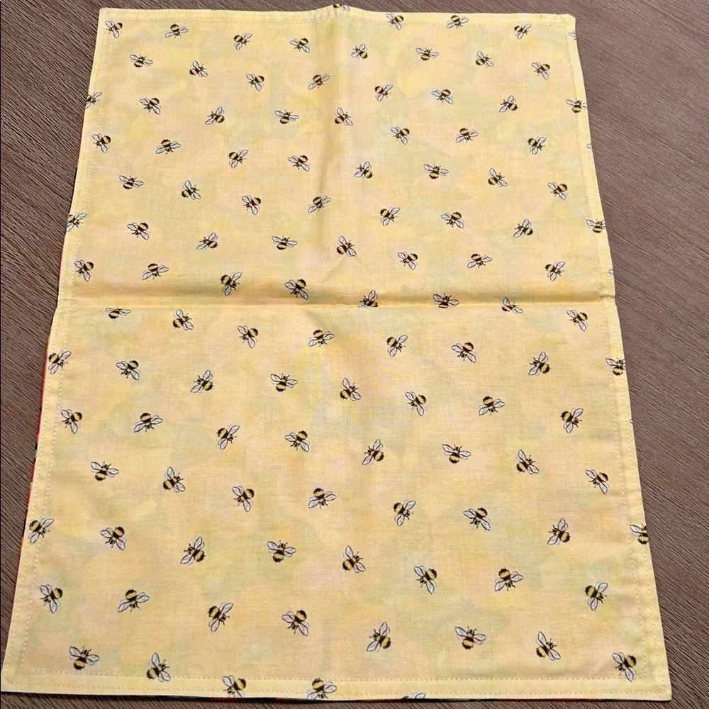 Orange & Black Floral Reversible Bee Print Set of 2 Napkins 13x18‎